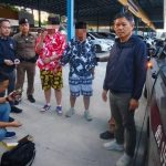 ปิดคดีสายฟ้าแลบ! ไม่ถึง 8 ชั่วโมง สืบ ตม.4 ร่วม สืบภาค 3 และสืบนครบาล รวบ 2 หนุ่มจีนปล้นทองโคราช แกะรอยจาก ‘ก้นบุหรี่’ จีน เป็นเบาะแสให้ ตร.ตามตะครุบคาเมืองกรุง